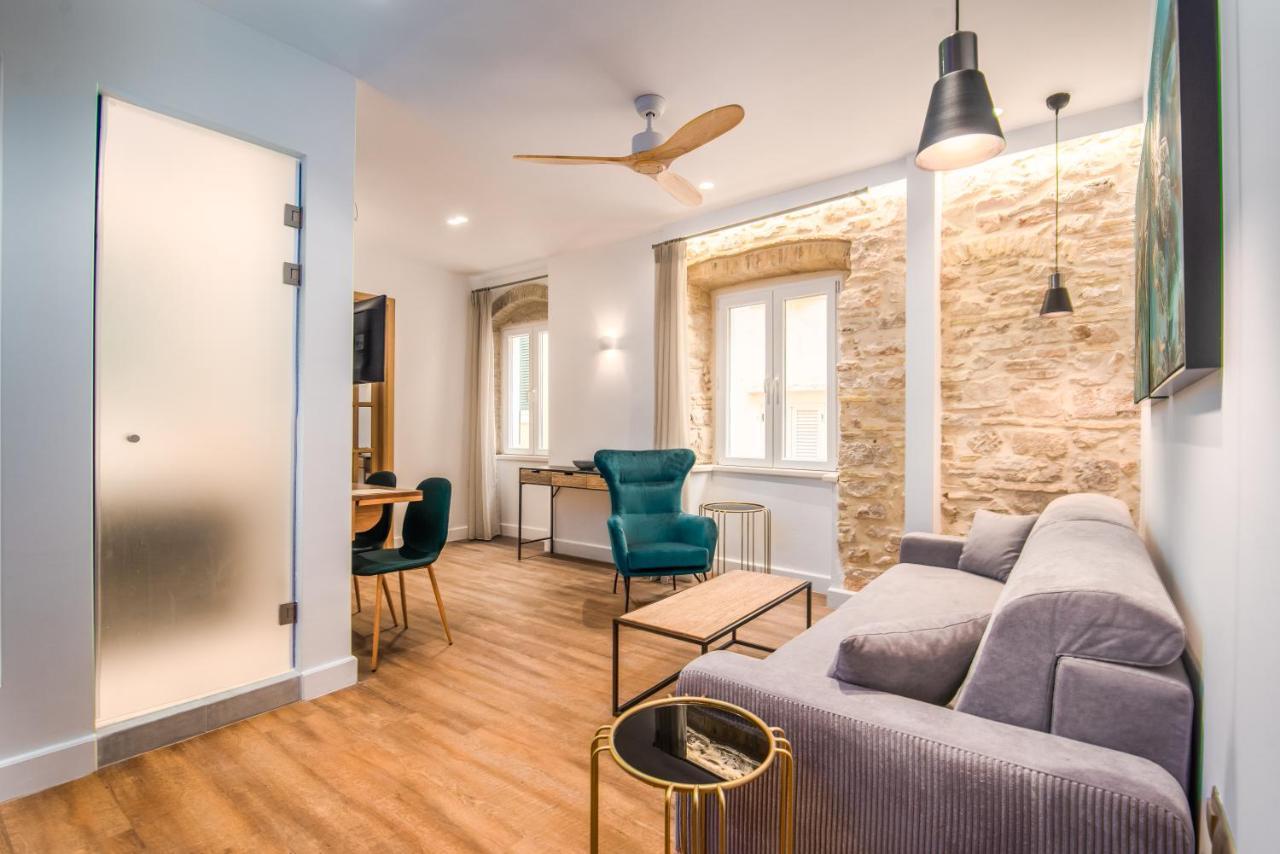 Curcumelli Luxury - πινια Apartament *